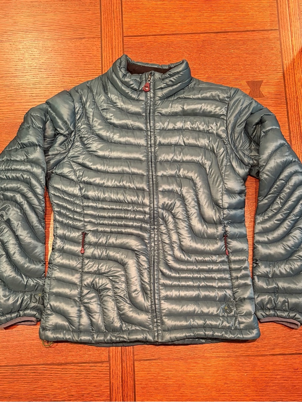 Women’s M ISIS brand teal down jacket